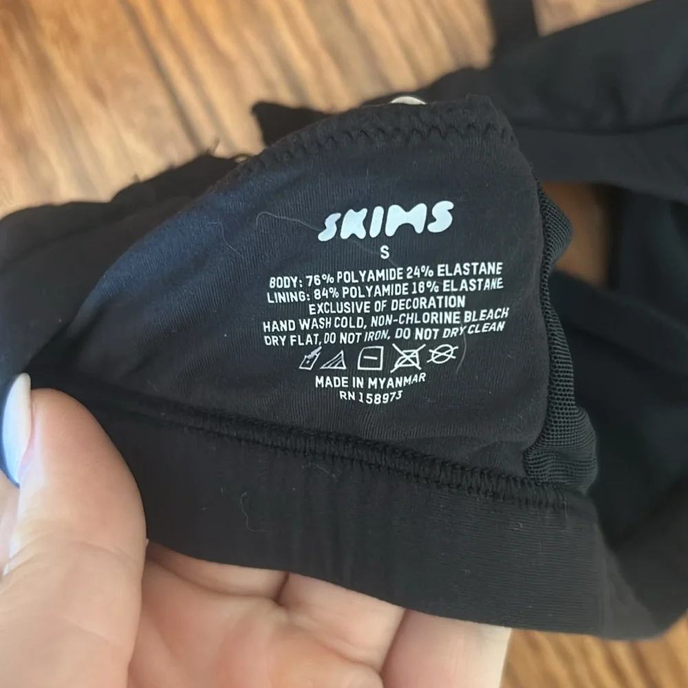 Skims fits everybody triangle bra - Picture 5 of 5
